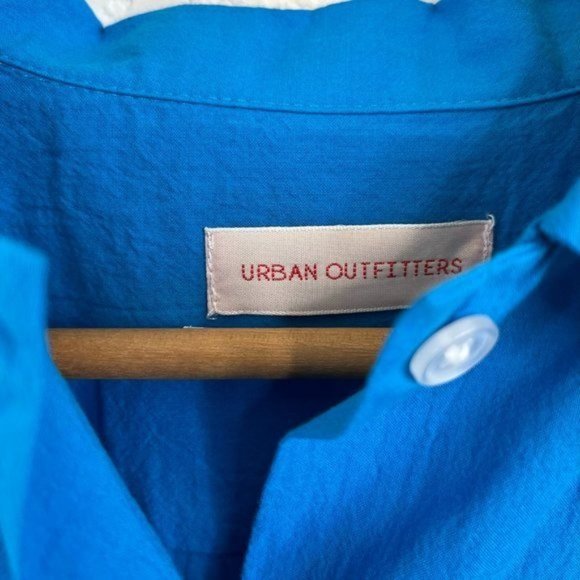 UO Wayne Embroidered Undefeated Broken Heart VarsitySleeveless Button Down Shirt - Picture 6 of 12